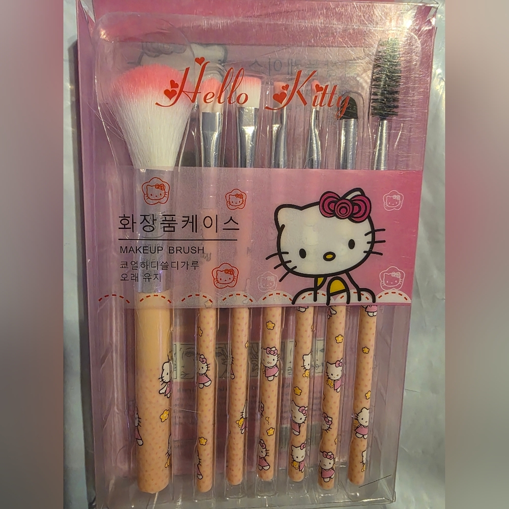 Hello Kitty Makeup Brush Set